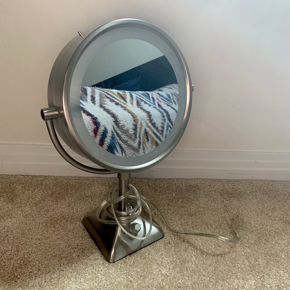 Light up mirror